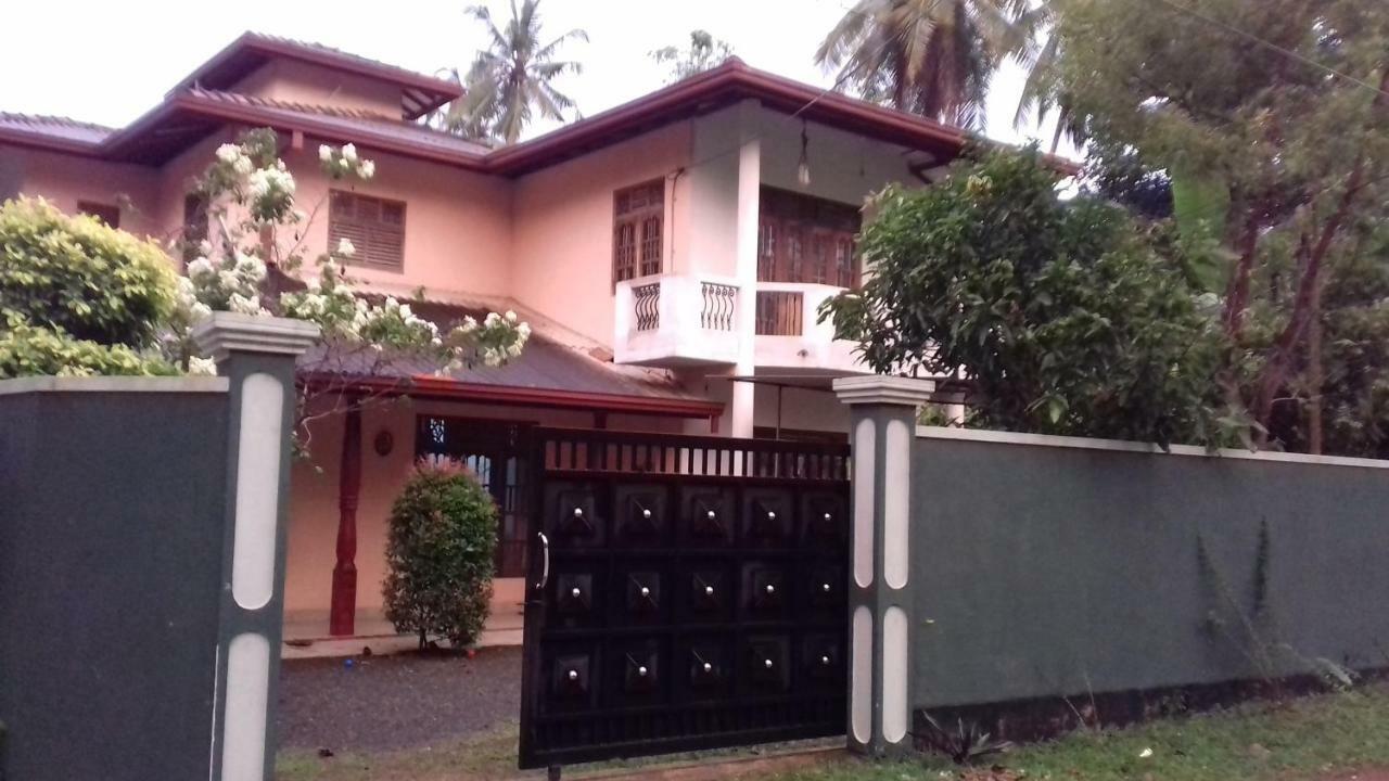 Villa Aanya Hikkaduwa Luaran gambar